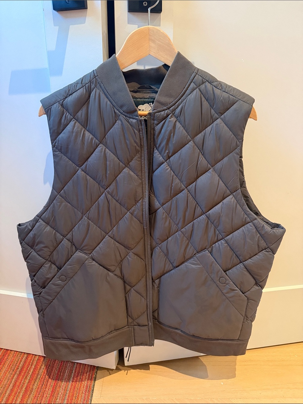 Roots Quilted Puffer Vest in Gray